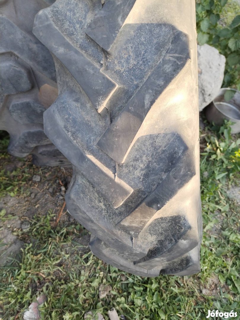 8,3-24 traktor gumi eladó