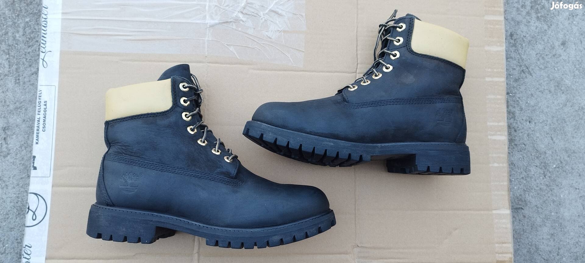8-as Újszerű Timberland Bakancs eladó.