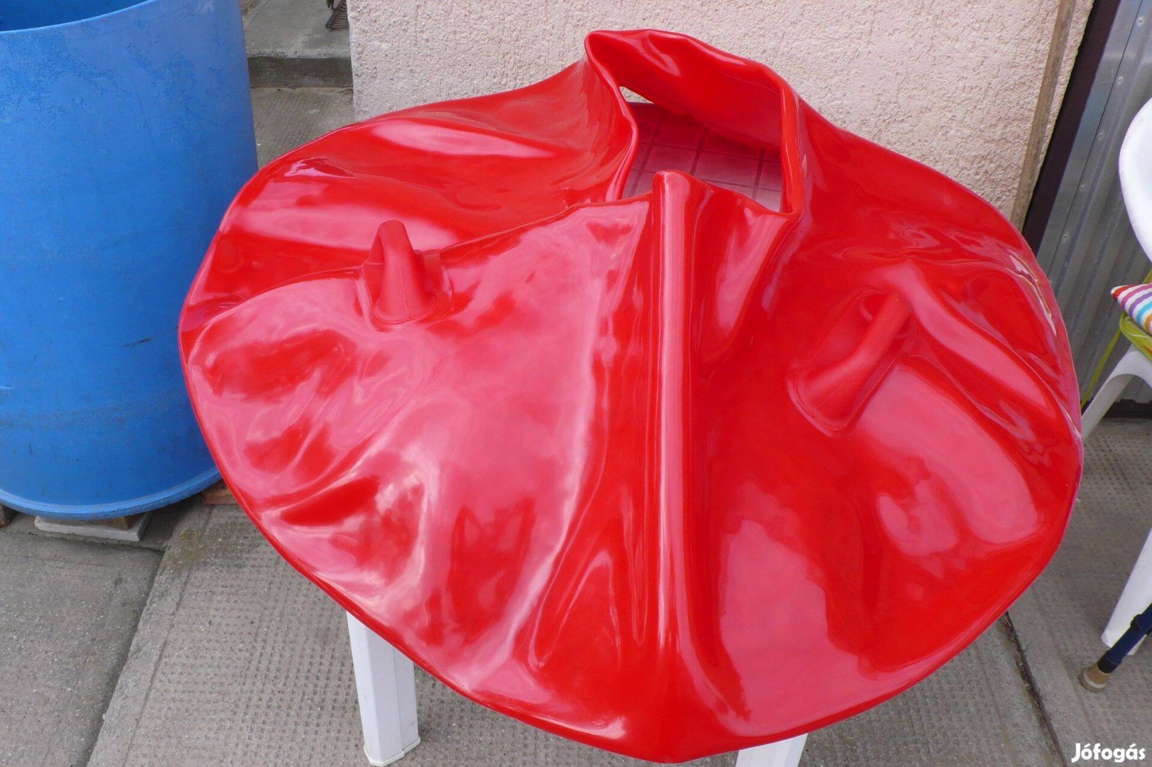 8-as formájú úszógumi eladó