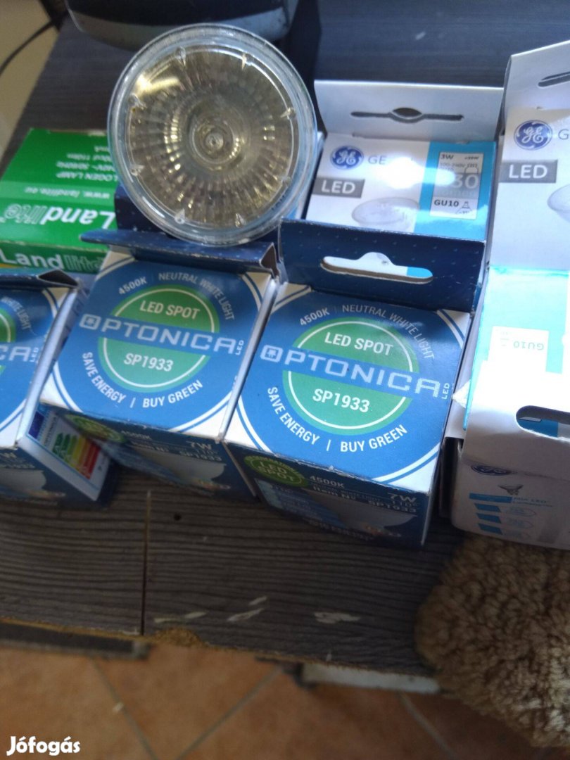 8 db. Gu-10 s 220 15 W-s lámpa eladó