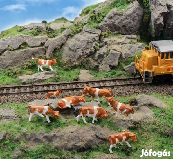 8db-os Tehéncsorda Szett  HO/1:87 méret  (4120)