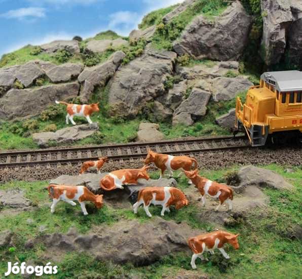 8db-os Tehéncsorda Szett  HO/1:87 méret  (4120)