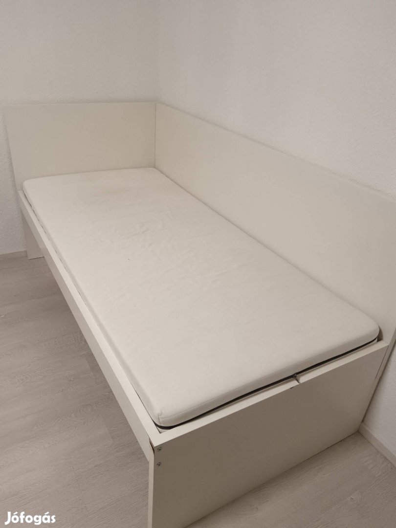 90*200 Ikeás ágy 