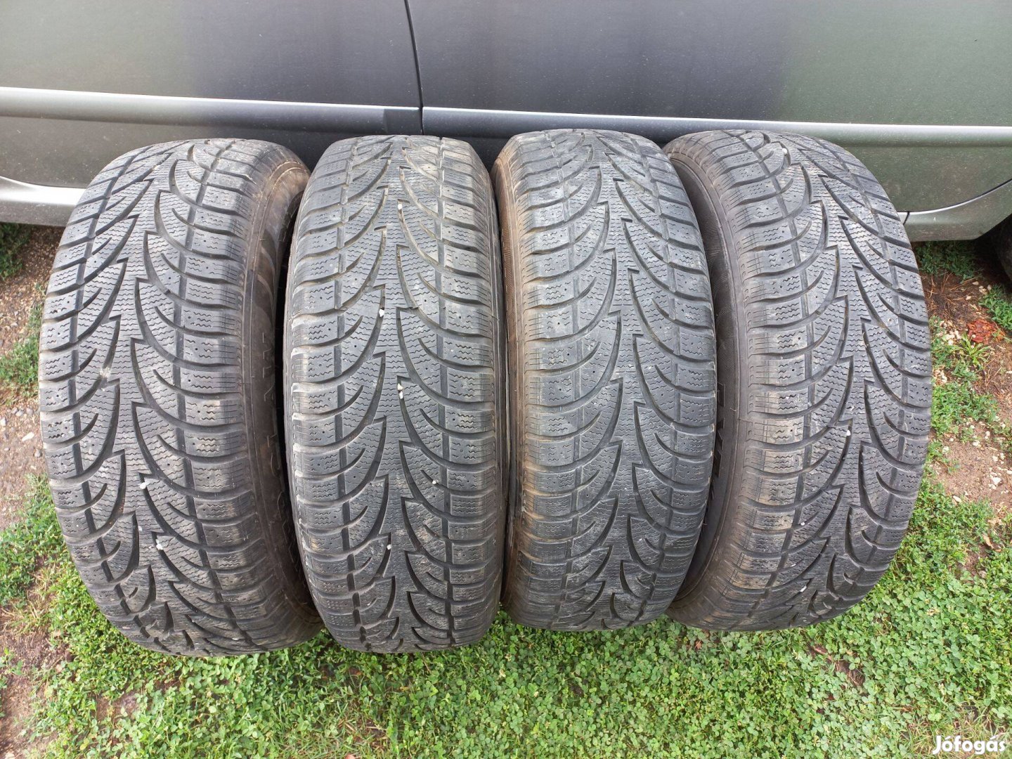 90%-os 235/75 R15 téli gumi garnitúra!