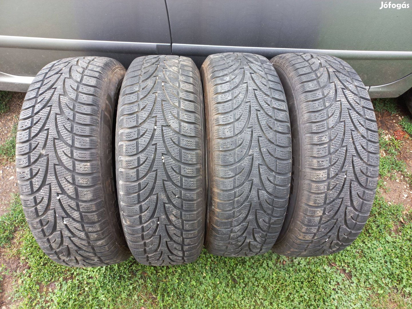 90%-os 235/75 R15 téli gumi garnitúra!
