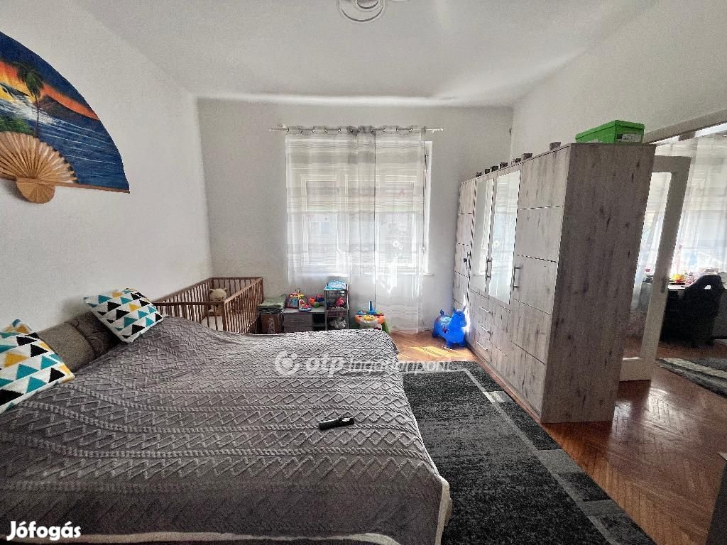 90 nm-es ház eladó Lőrinci