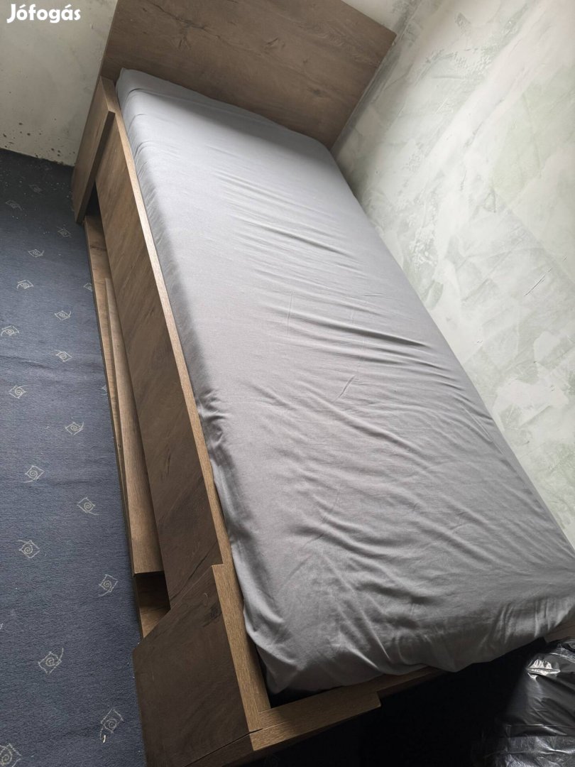 90x200-as ágy ágyráccsal 