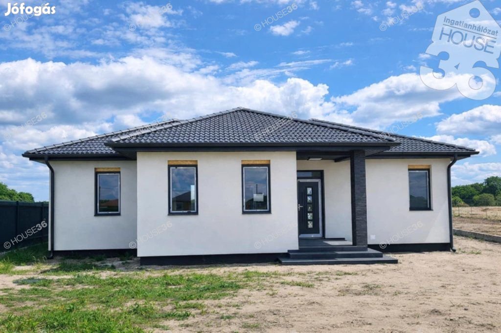 91,8 m-es modern családi ház projekt eladó!