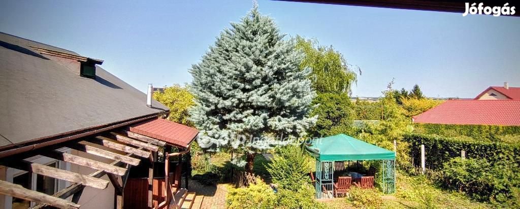 91 nm-es ház eladó Győrújbarát