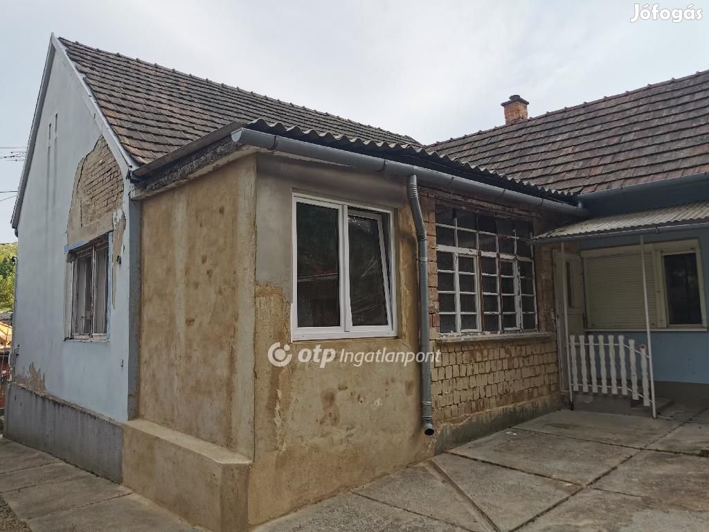 91 nm-es ház eladó Szászvár