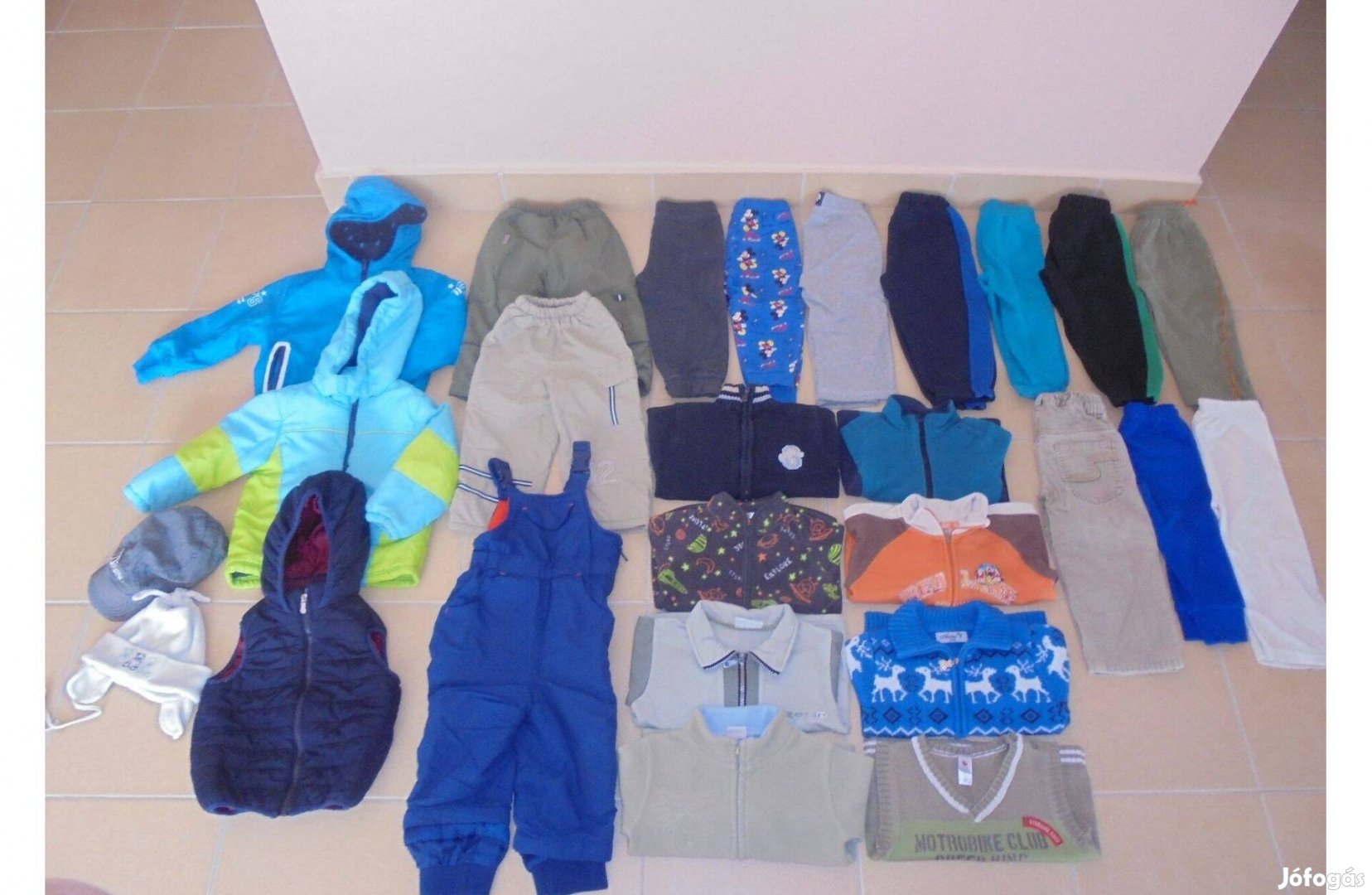 92-es kisfiú őszi/téli ruhacsomag (50 db-os)