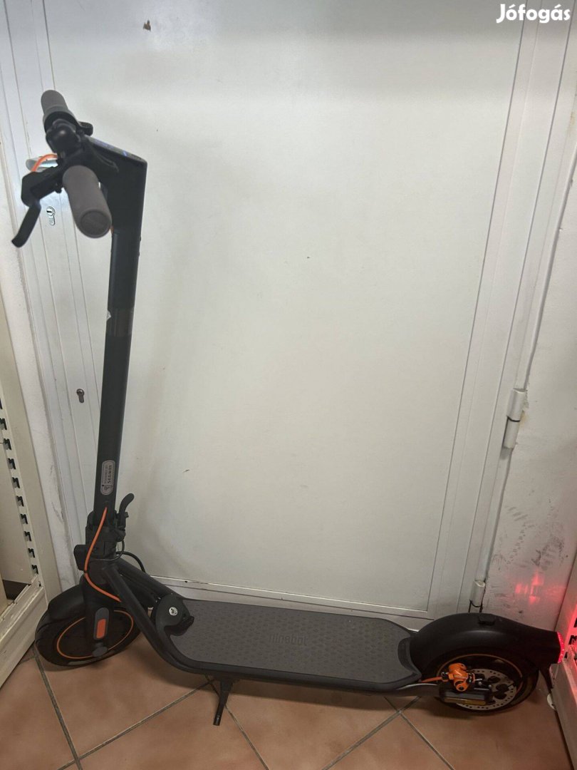 93 km Segway Ninebot F40 22 km/h elektromos roller