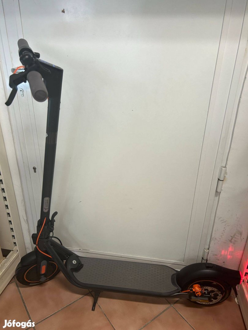 93 km Segway Ninebot F40 22 km/h elektromos roller