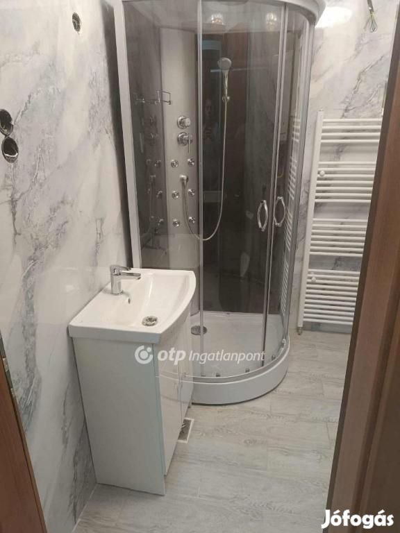 93 nm-es ház eladó Hatvan