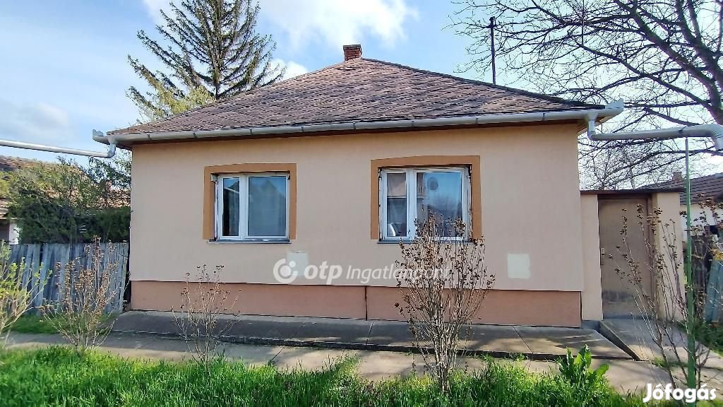 94 nm-es ház eladó Túrkeve