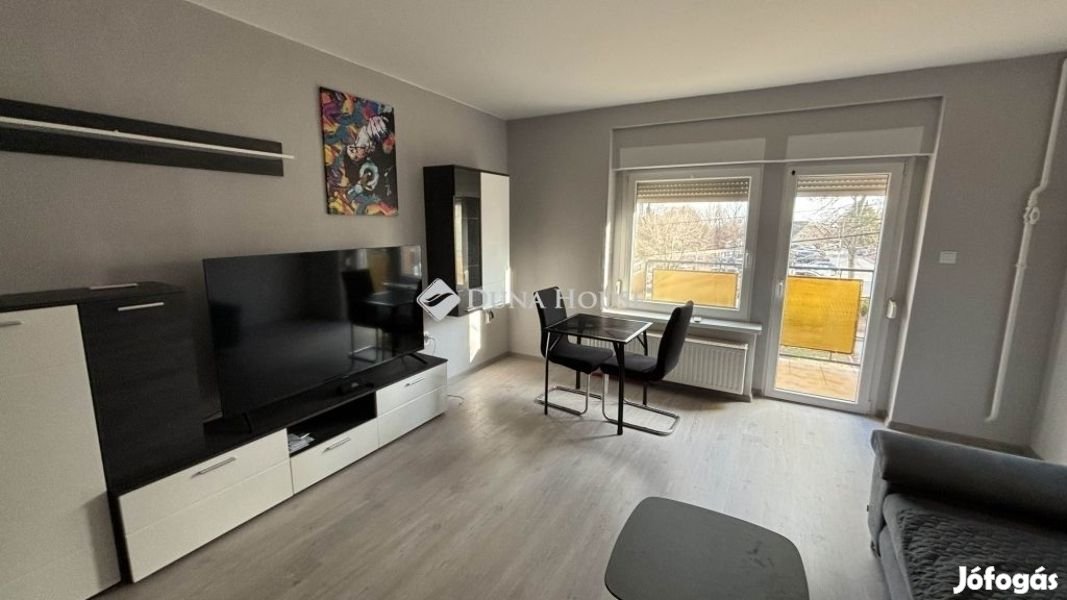 96 nm-es lakás eladó Balatonalmádi