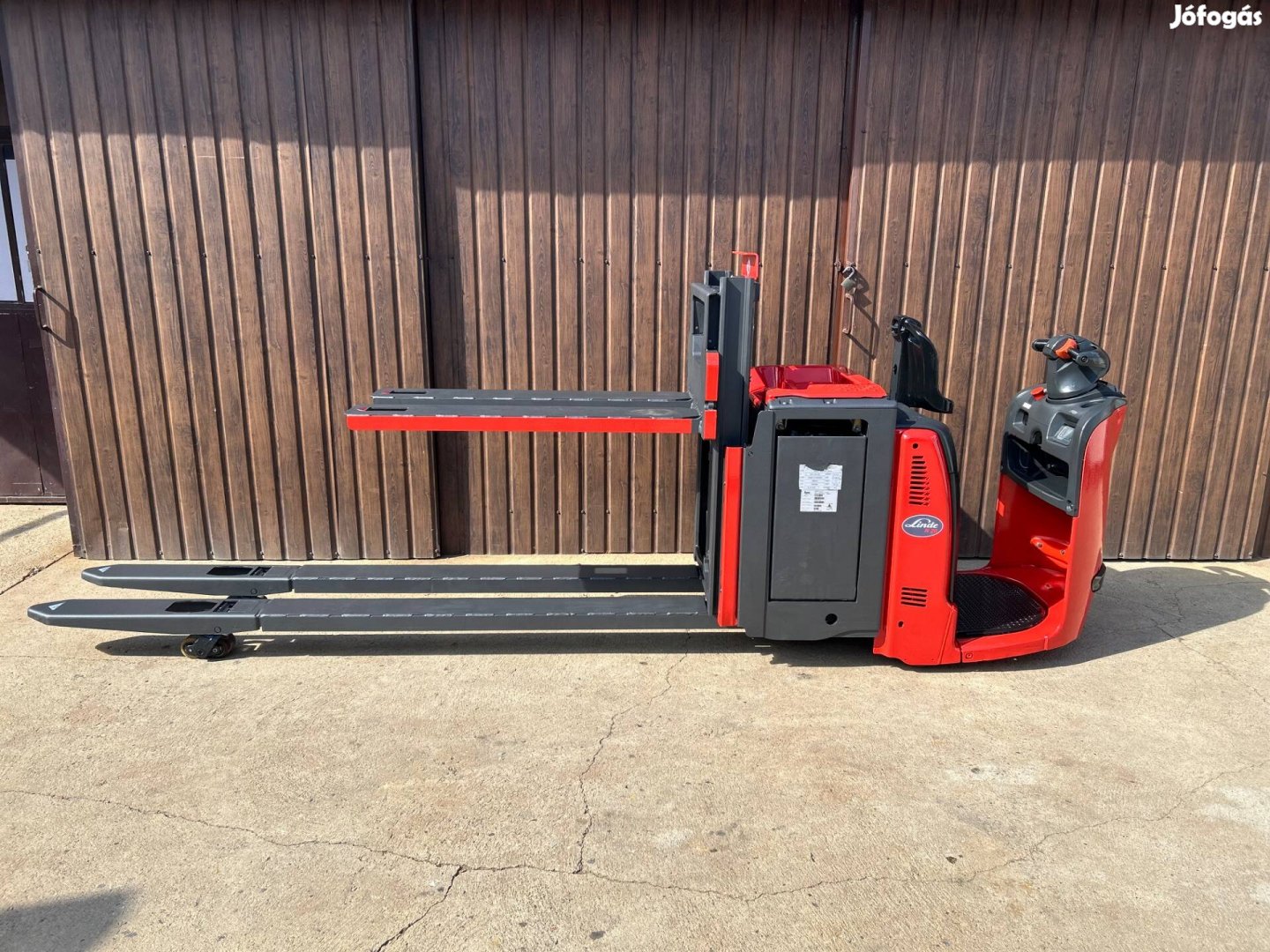 96cm-re emelő Linde elektromos raklapemelő béka targonca