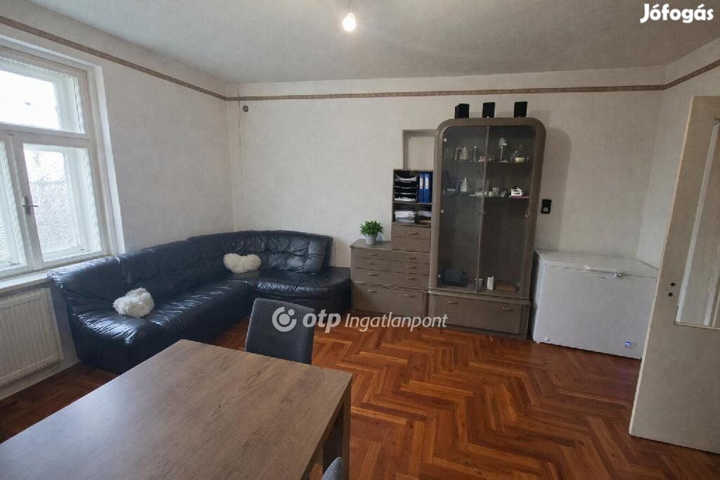 98 nm-es ház eladó Csongrád