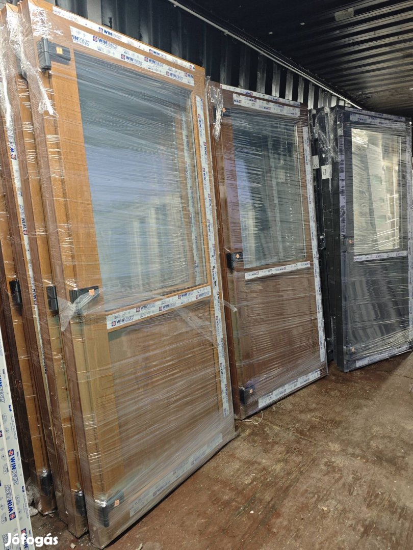 98x208cm antracit dió aranytölgy félig üveges műanyag