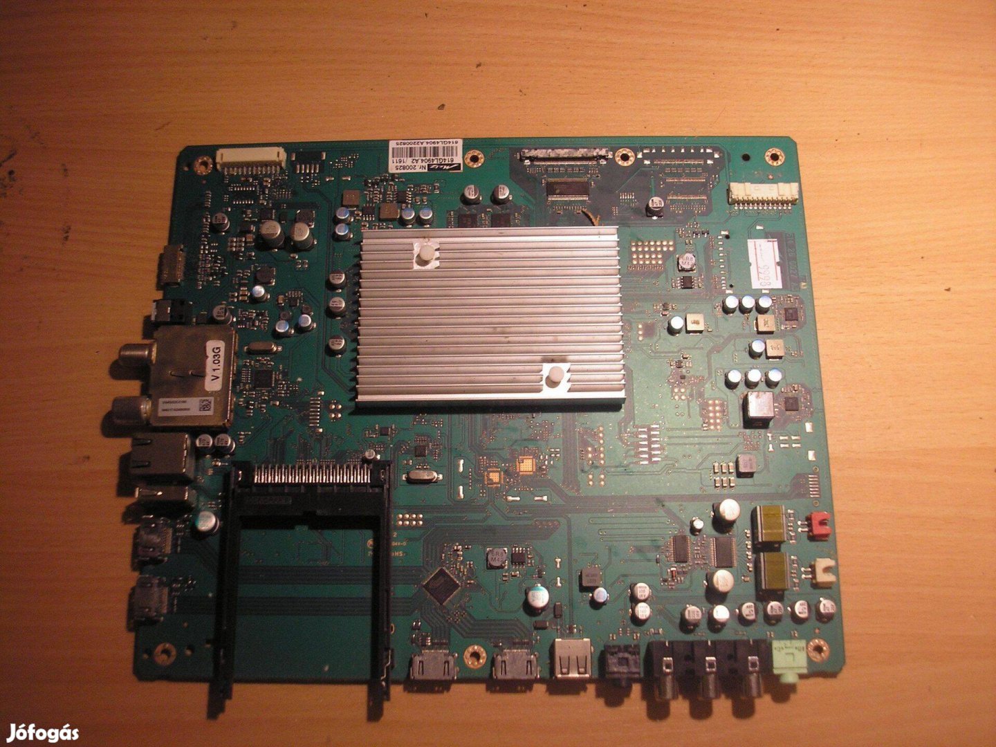 9998 hibás Metz 32TW07 mainboard 614 26 0027 A3 614GL4904.A2