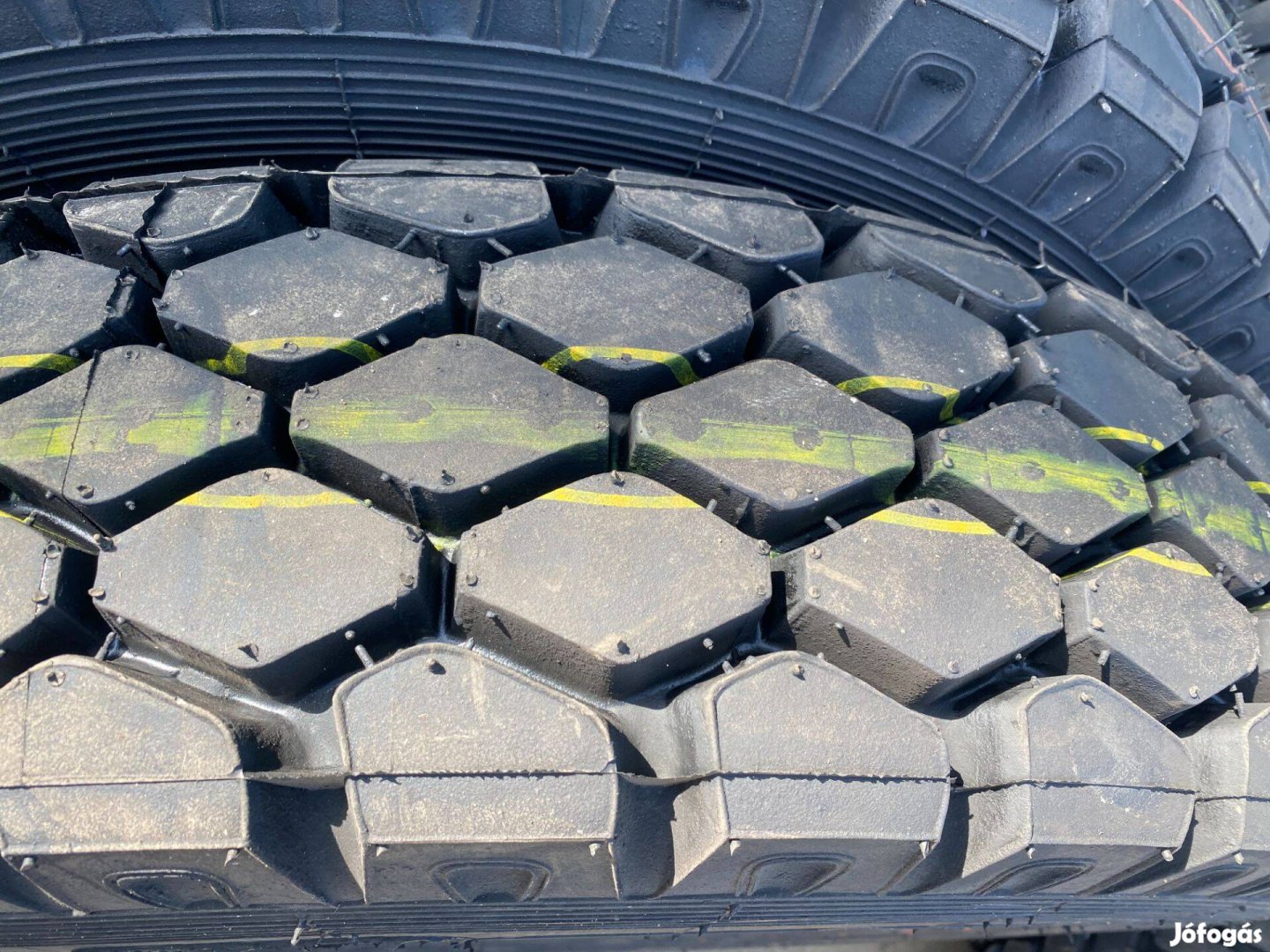 9.00R20 Rosava IN-142B kamaz mintás PR14 gumi Nyíregyháza, Alkony u