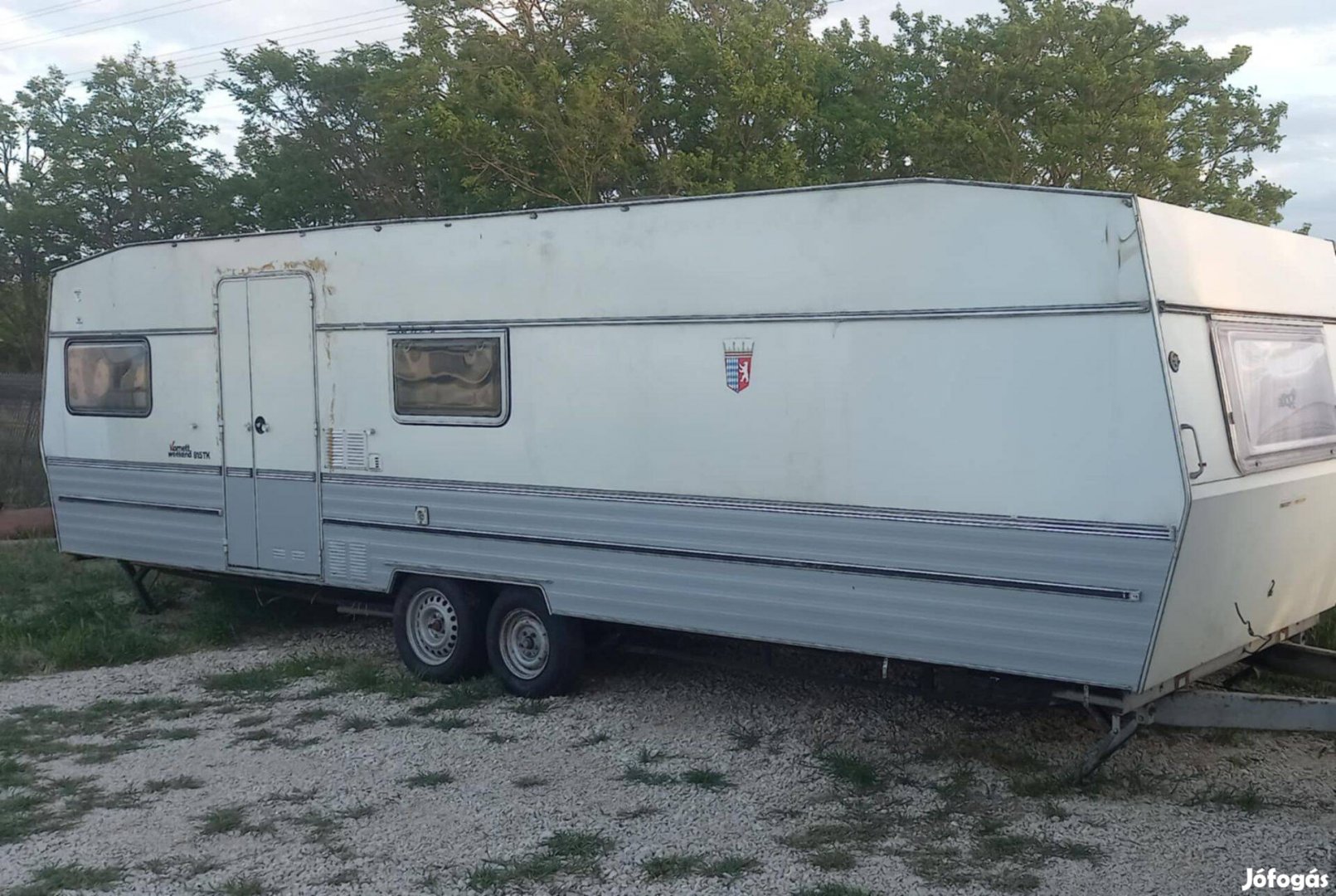 9 M Extran Nagyméretű tabbert lakókocsi telepítésre jó állapotban !!