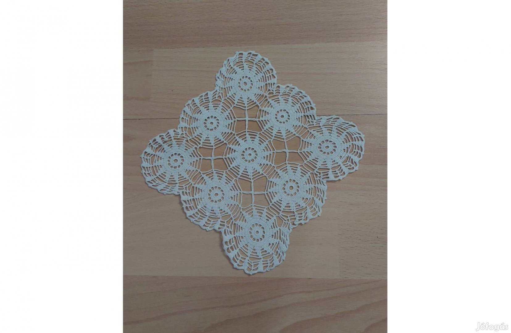 9 körös , pókhálós csipke, 14,5 x 14,5cm