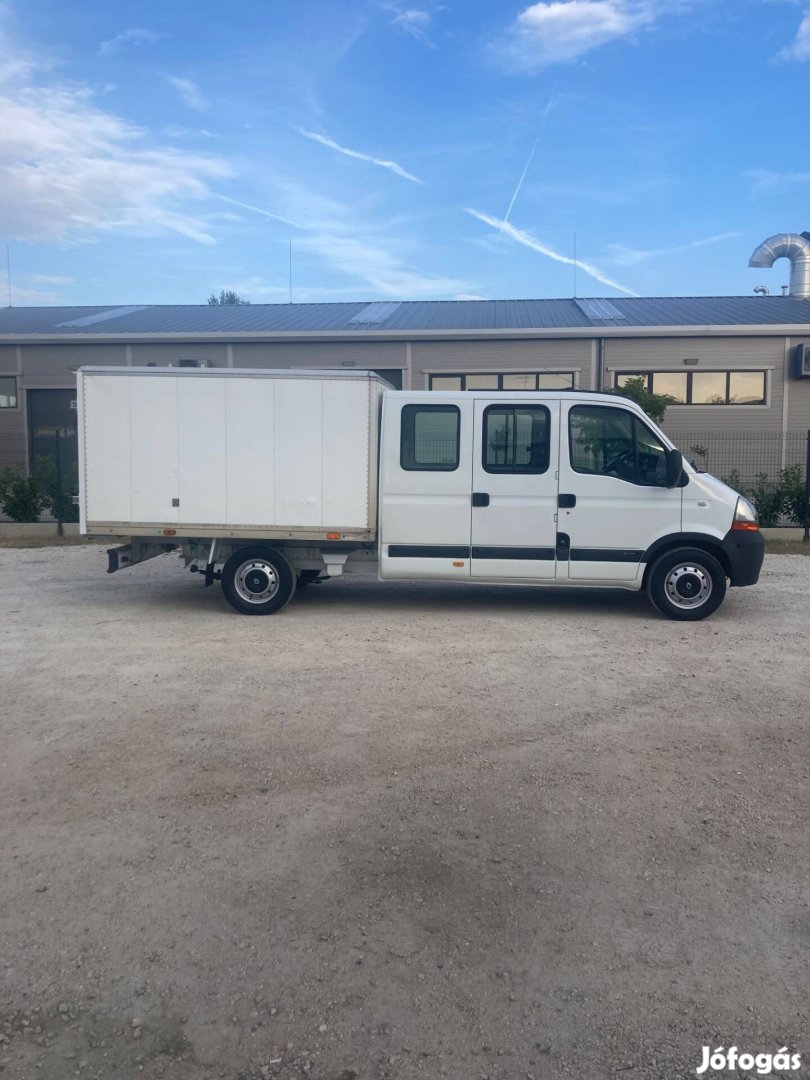 9 személyes Renault Master tehergépkocsi