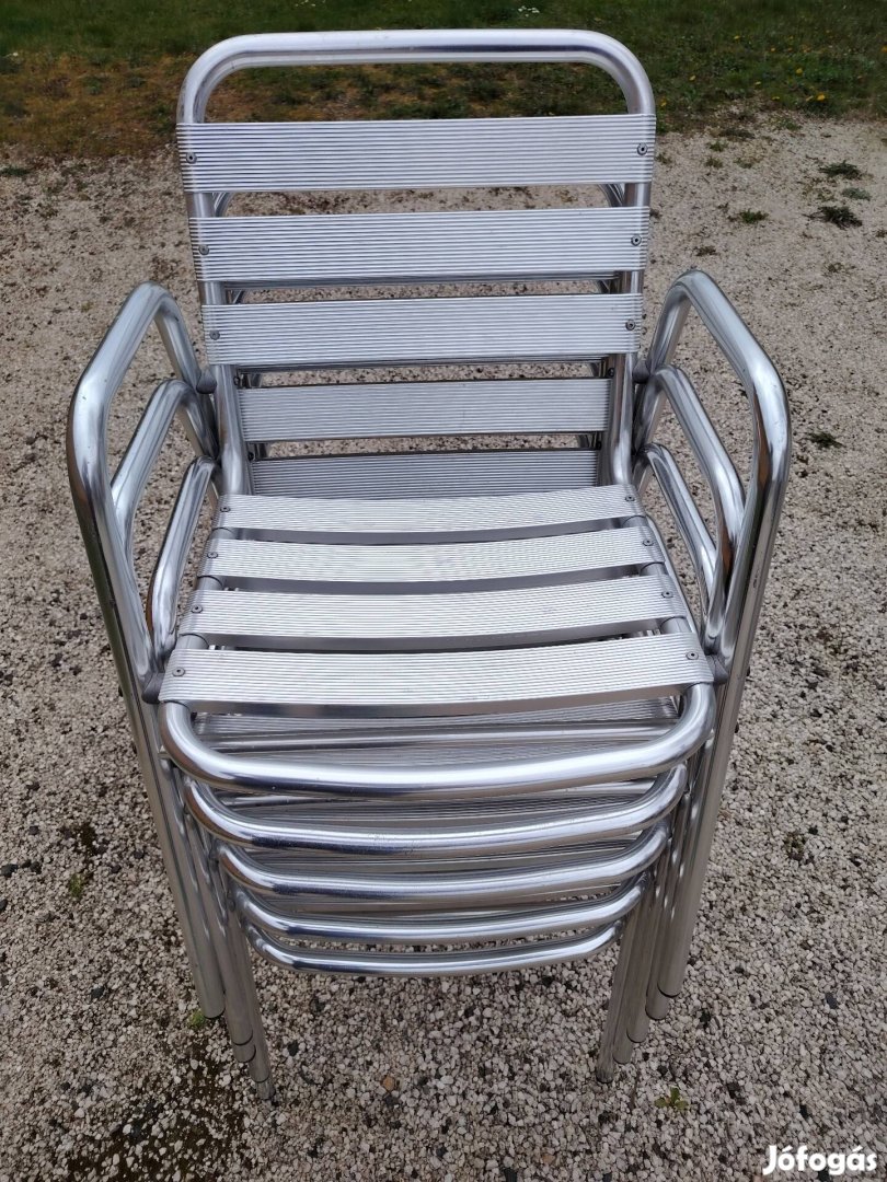9db alumínium kerti szék szép állapotban eladó.
