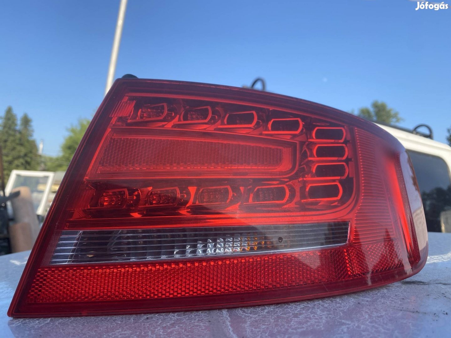 A4 b8 jobb hátsó küldő led Lampa 