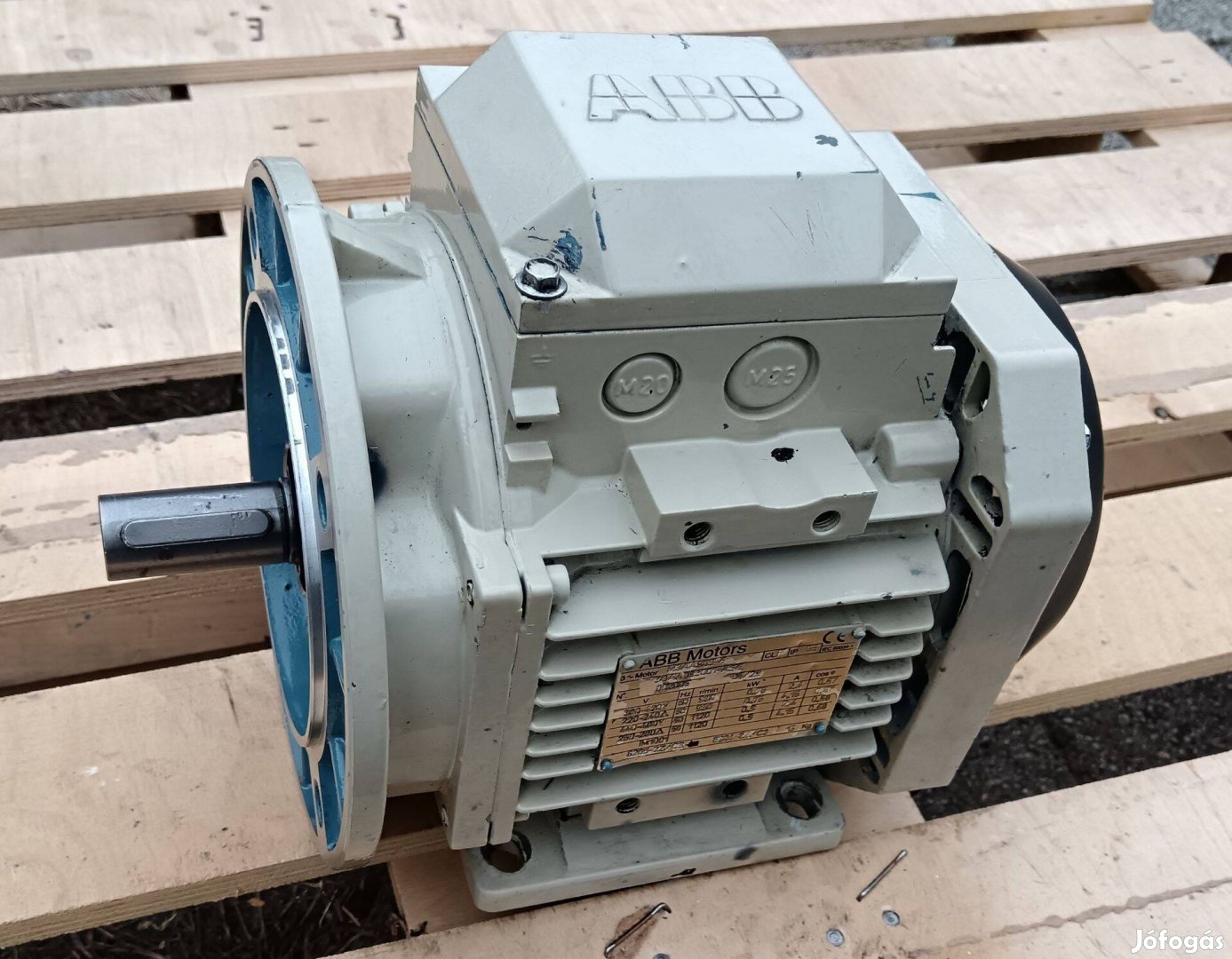 ABB 3 fázisú villanymotor 0.75kW, 930/perc, B35