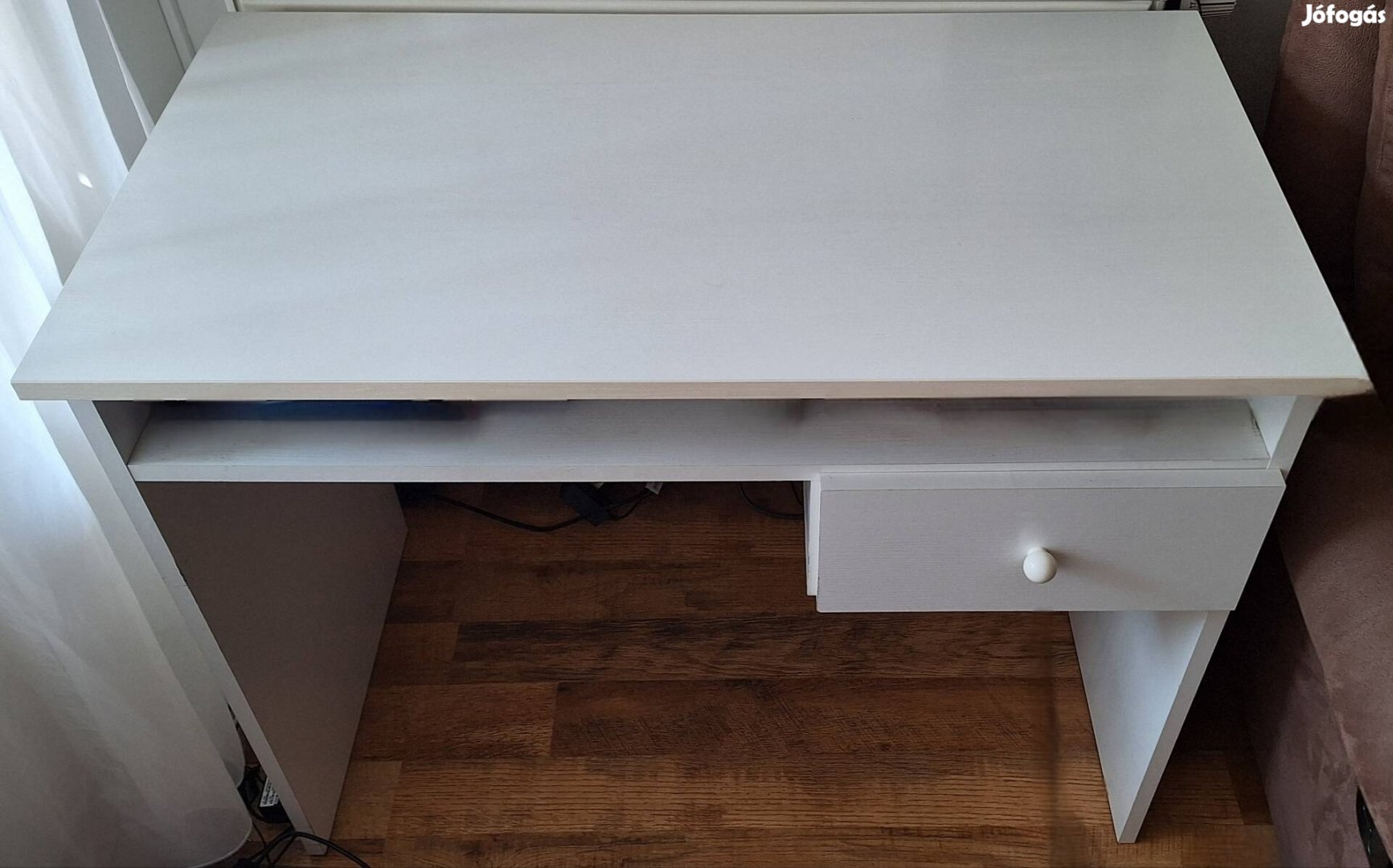 ABS elzárású fehér íróasztal 92x50 cm, fiókkal, polccal