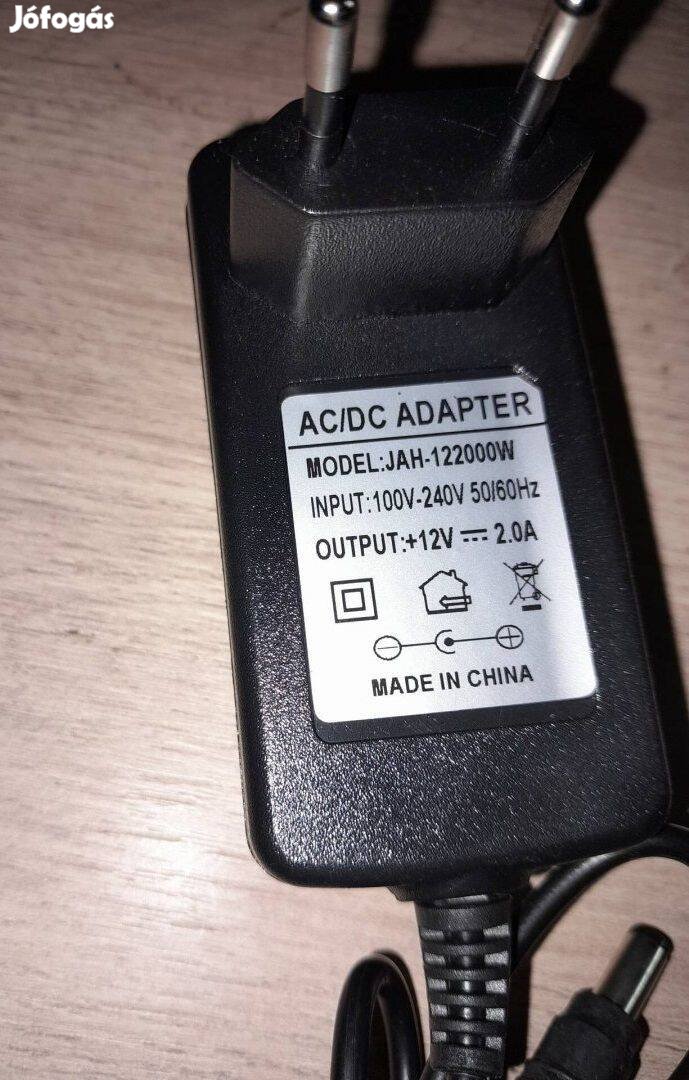 AC/DC Adapter