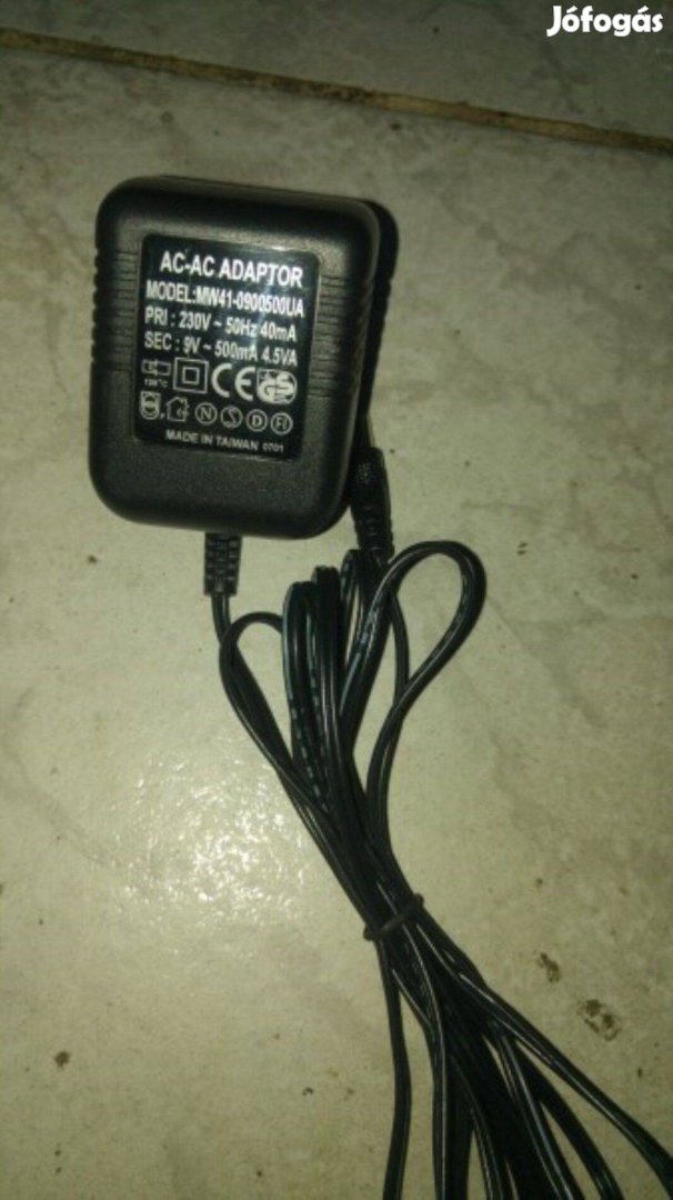 AC adapter MW41-0900500UA 9V-500mA 4,5VA