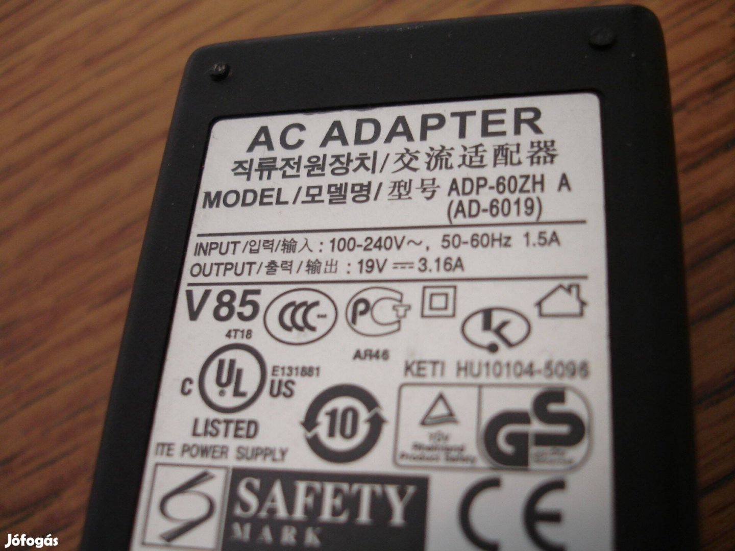 ADP60ZH Hálózati notebook laptop AC-DC adapter tápegység töltő 19V 3