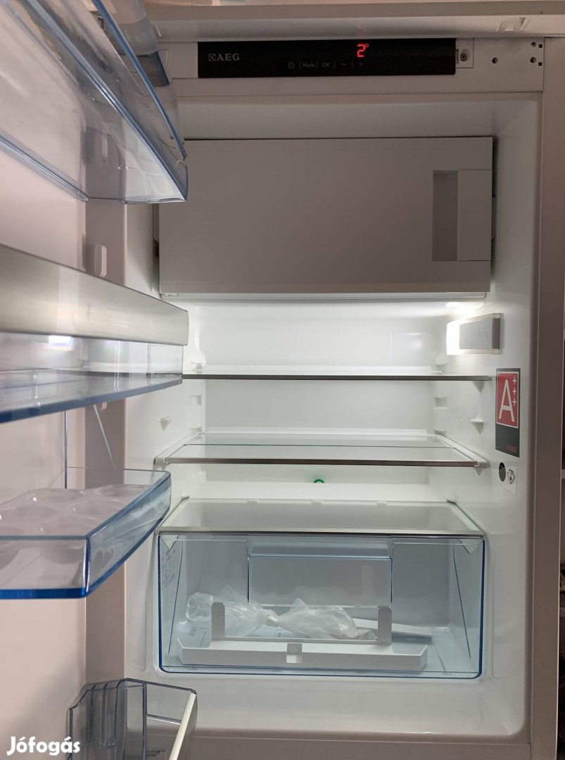 AEG A+++ karcmentes új állapotú kombinál beépíthető  hűtő eladó 