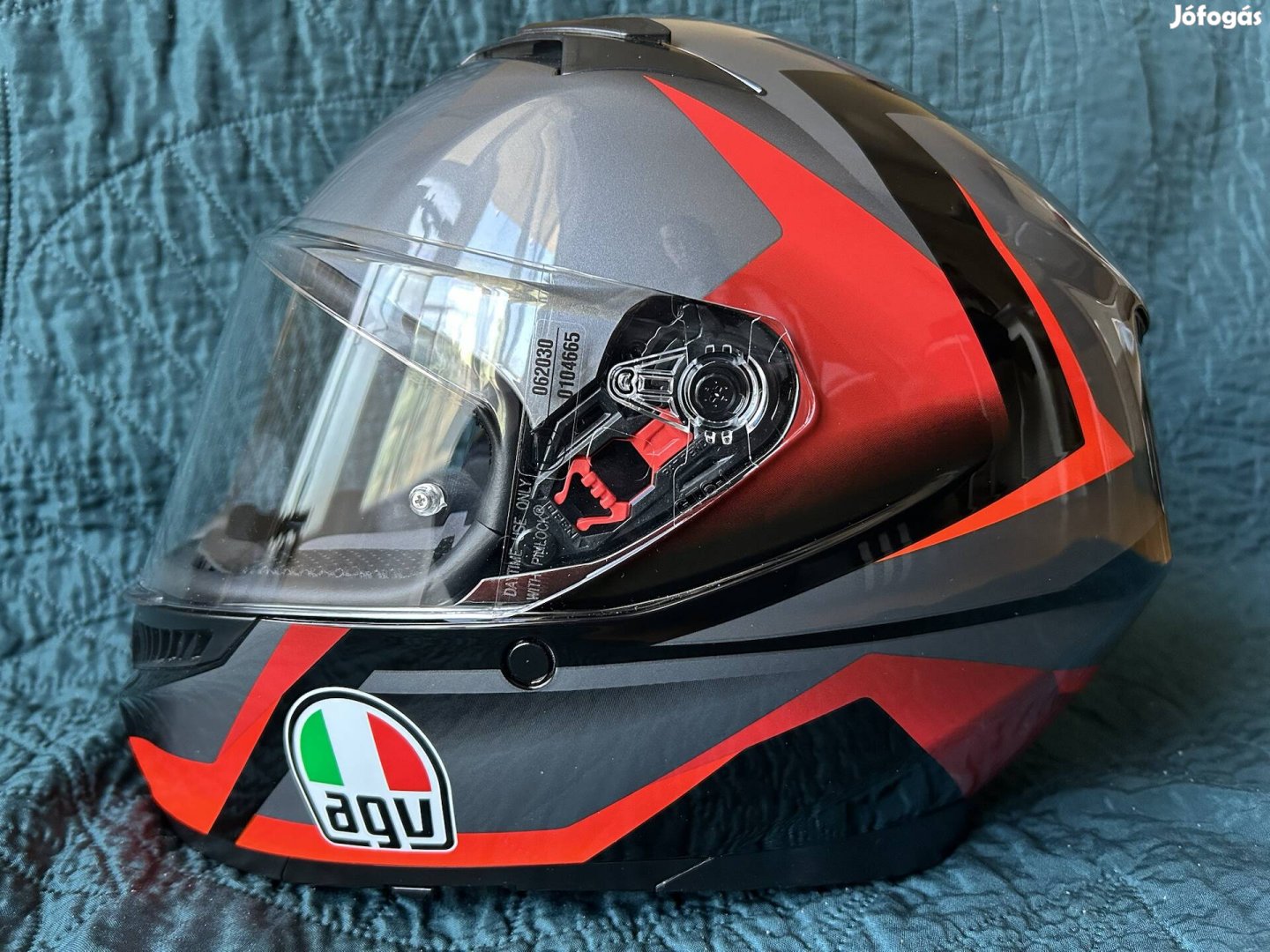 AGV K3 Striga zárt bukósisak