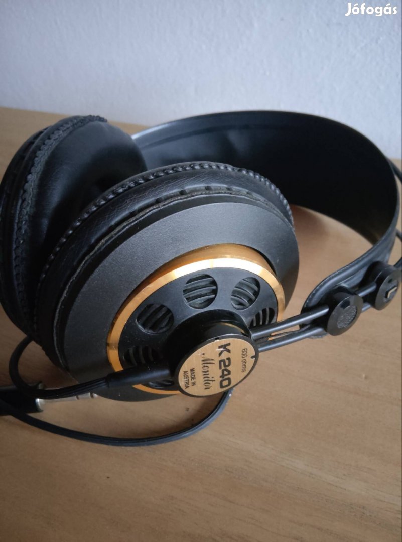 AKG 240 stúdió fejhallgató 