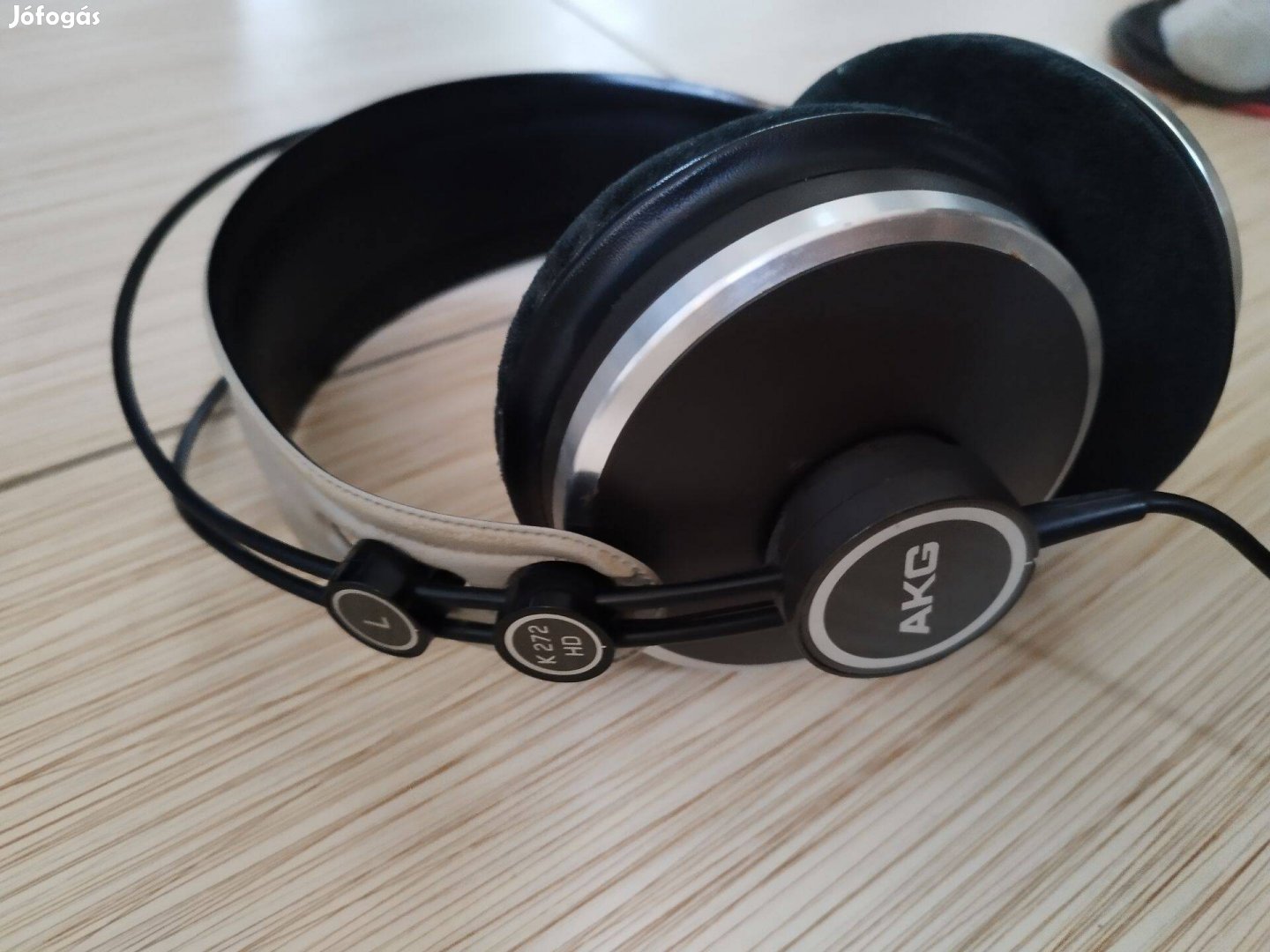 AKG K272 HD fejhallgató