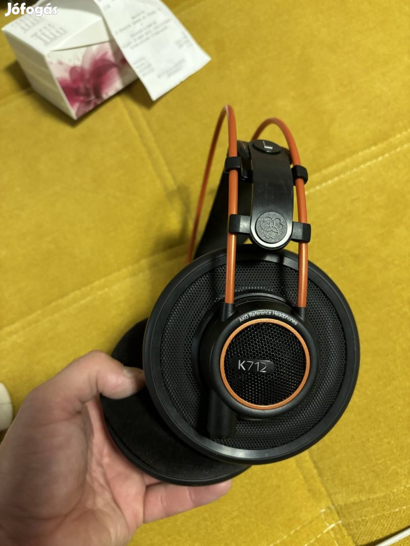 AKG K712 fejhallgató