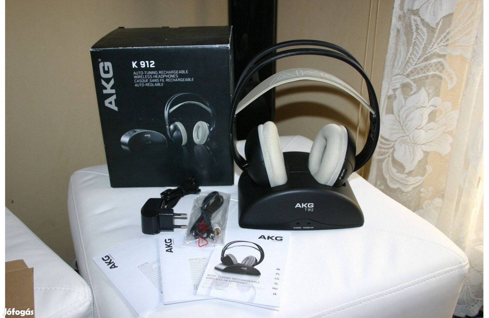 AKG K912E vezetéknélküli fejhallgató nagyméretű, kényelmes