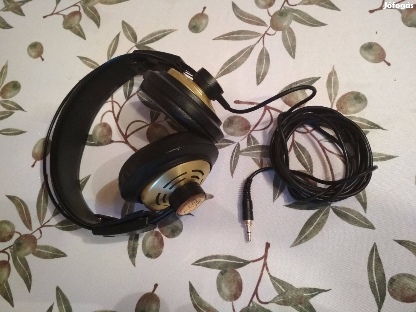 AKG K 121 Studio fejhallgató eladó