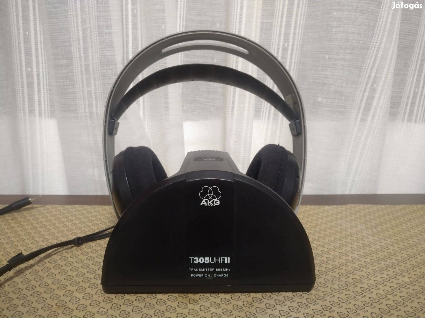 AKG T305 UHF II vezeték nélküli fejhallgató