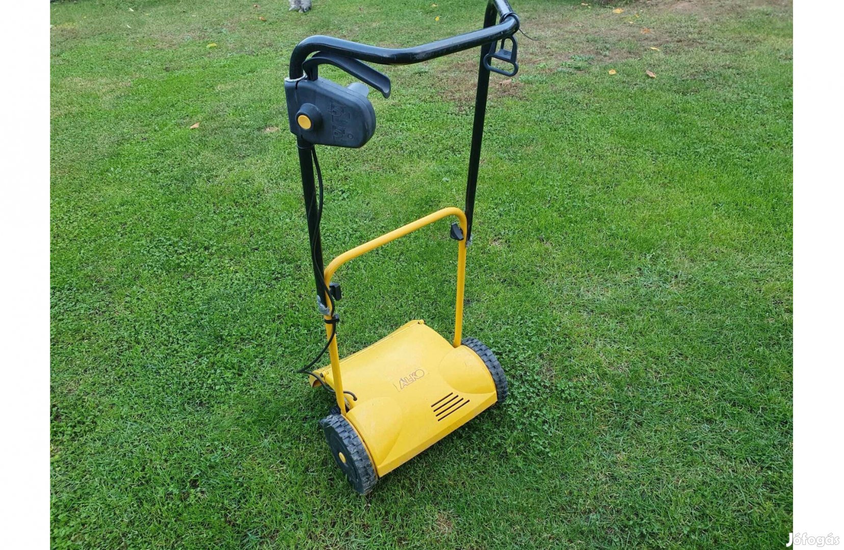 AL-KO 32 LE Comfort rugókéses gyepszellőztető gyeplazító