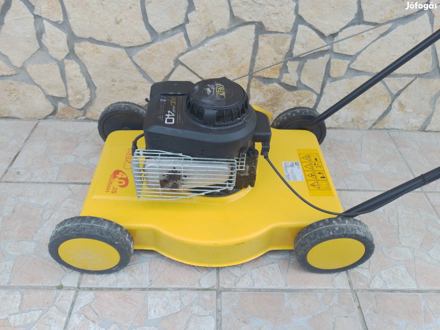 AL-KO oldal kidobos Briggs motoros fűnyíró. 