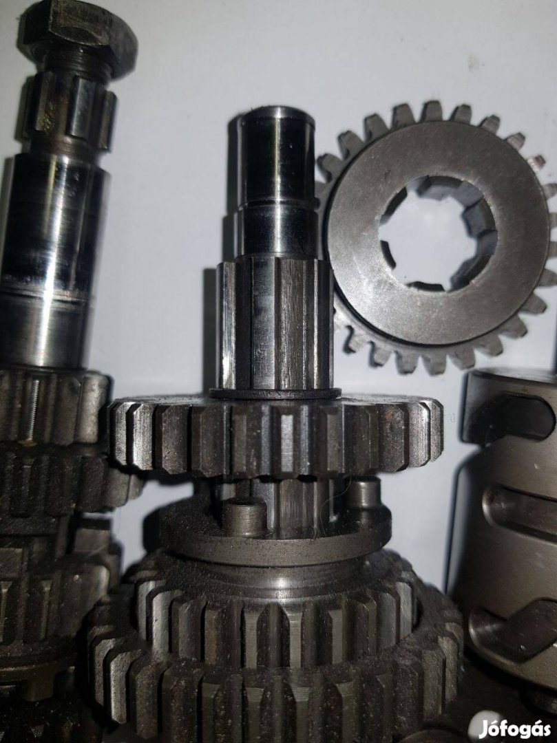 AM 5 -ös váltó alkatrészek!