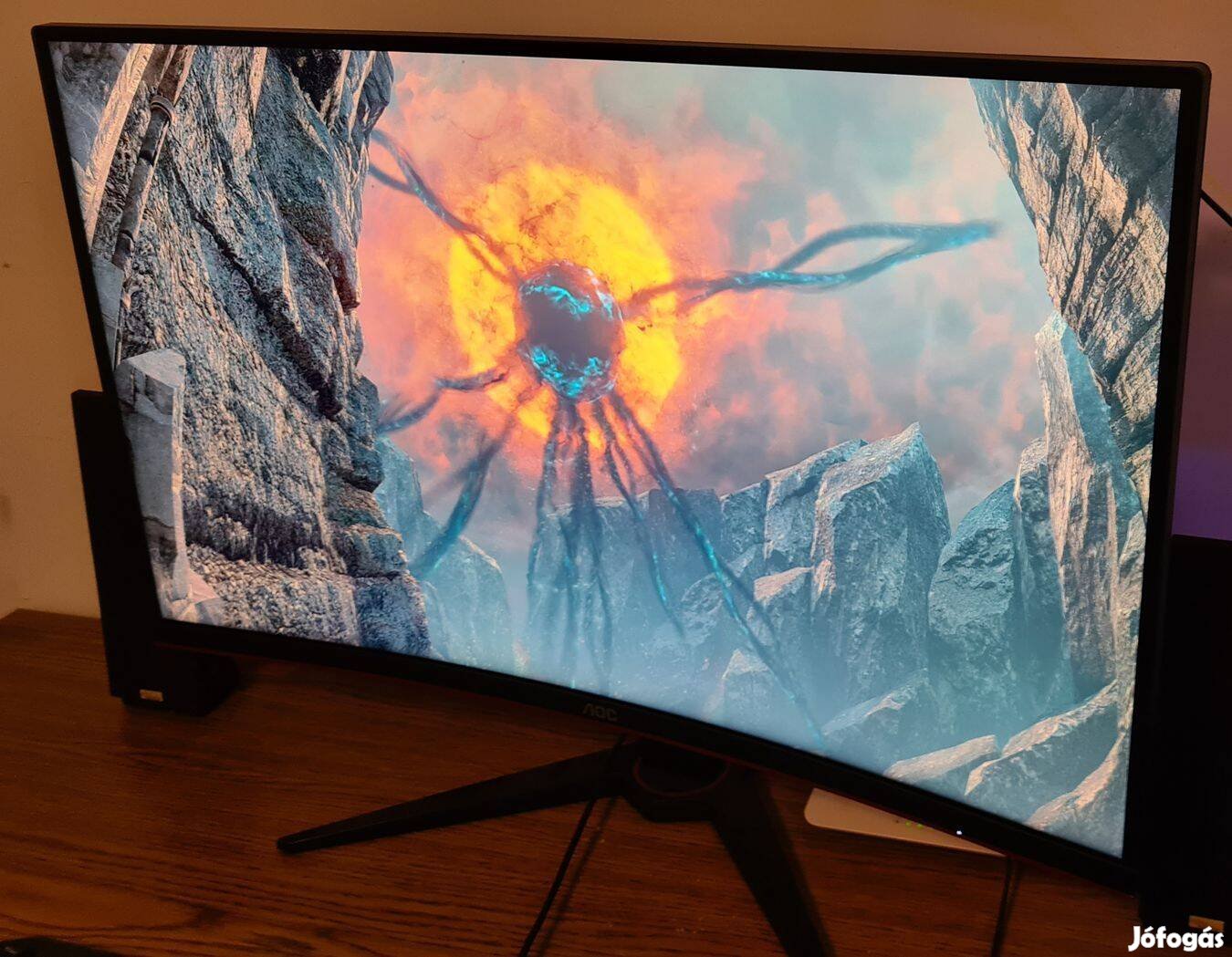 AOC 32" ívelt, 144Hz-es gamer monitor