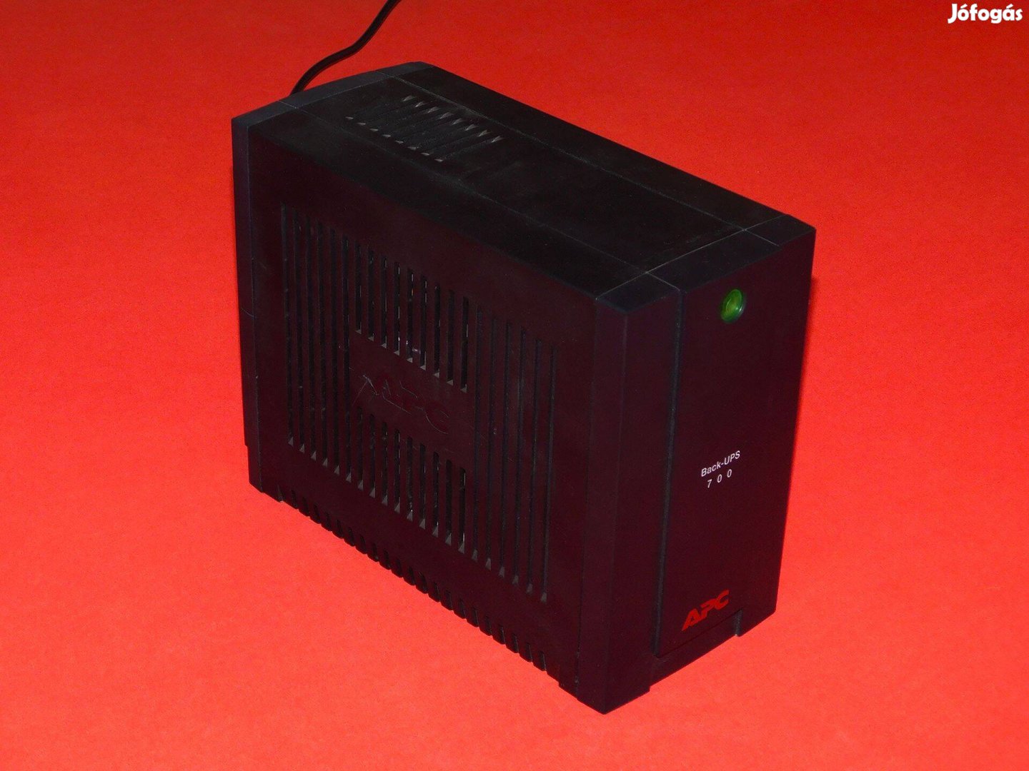 APC Back-UPS 700 (BX700UI) szünetmentes tápegység