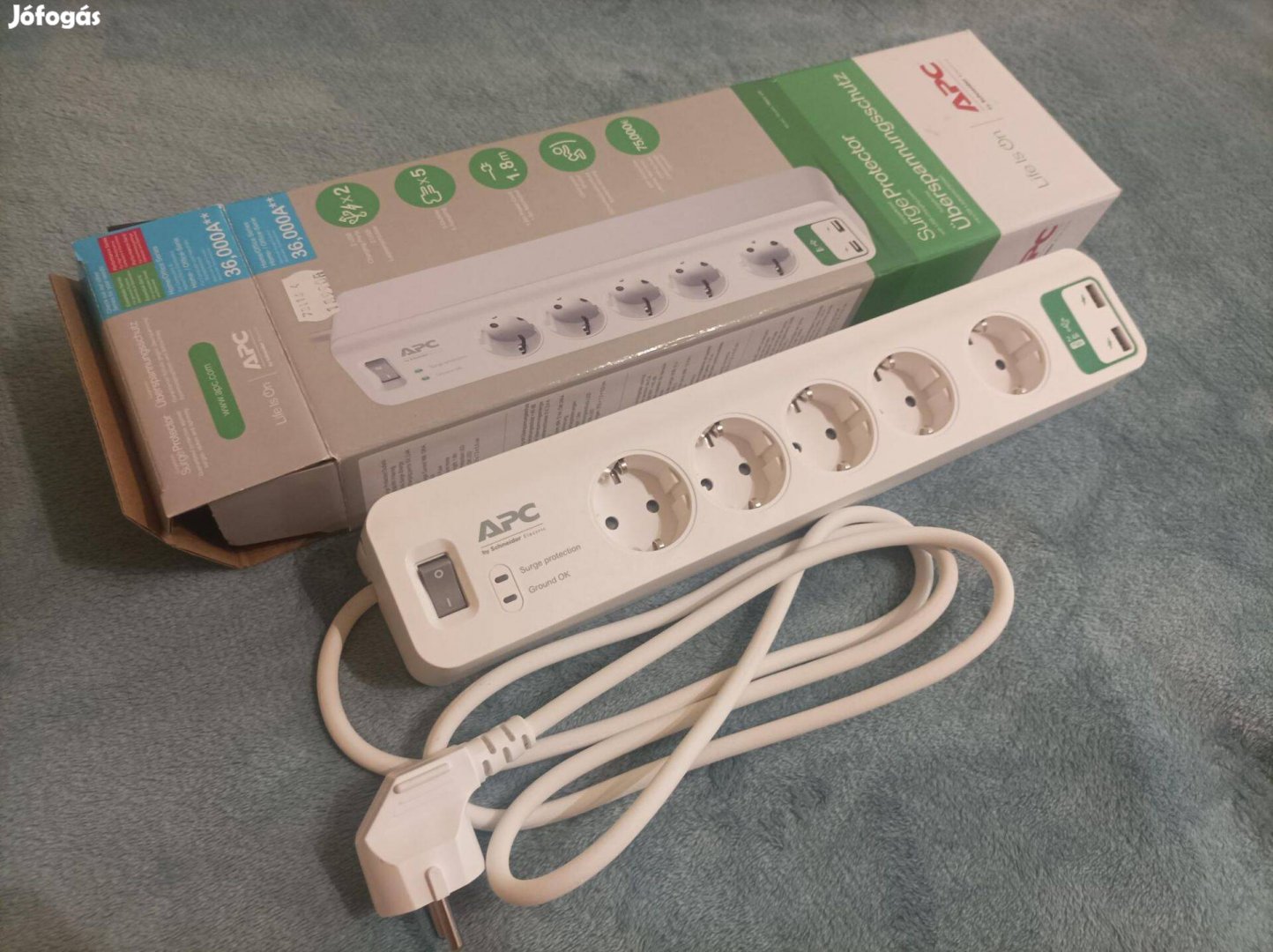 APC Hálózati elosztó USB-vel, új!!!