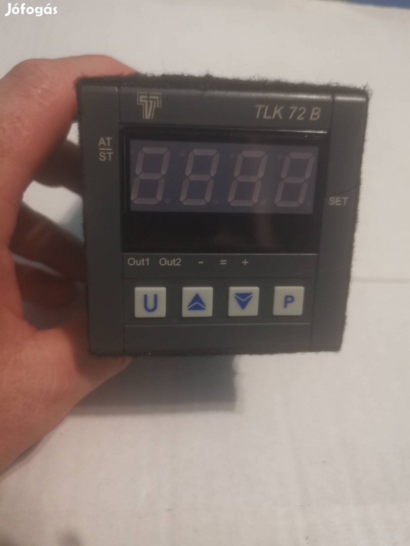 ASCON Tecnologic Tlk 72 B hőfokszabályzó előlapba